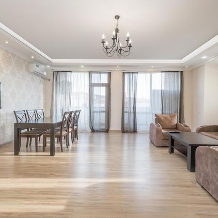2 Bedrooms 2 Bathrooms Large And Lux Apartment Best Location Ереван Екстериор снимка