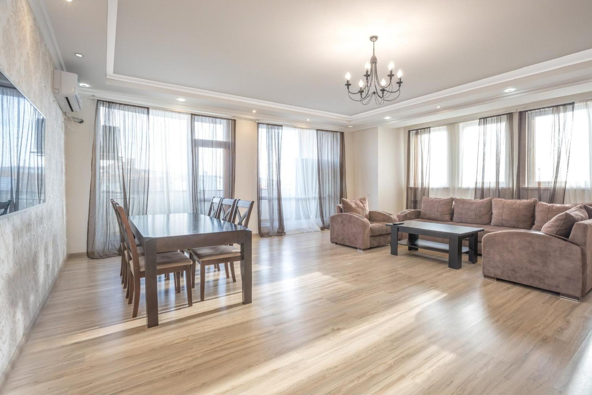 2 Bedrooms 2 Bathrooms Large And Lux Apartment Best Location Ереван Екстериор снимка