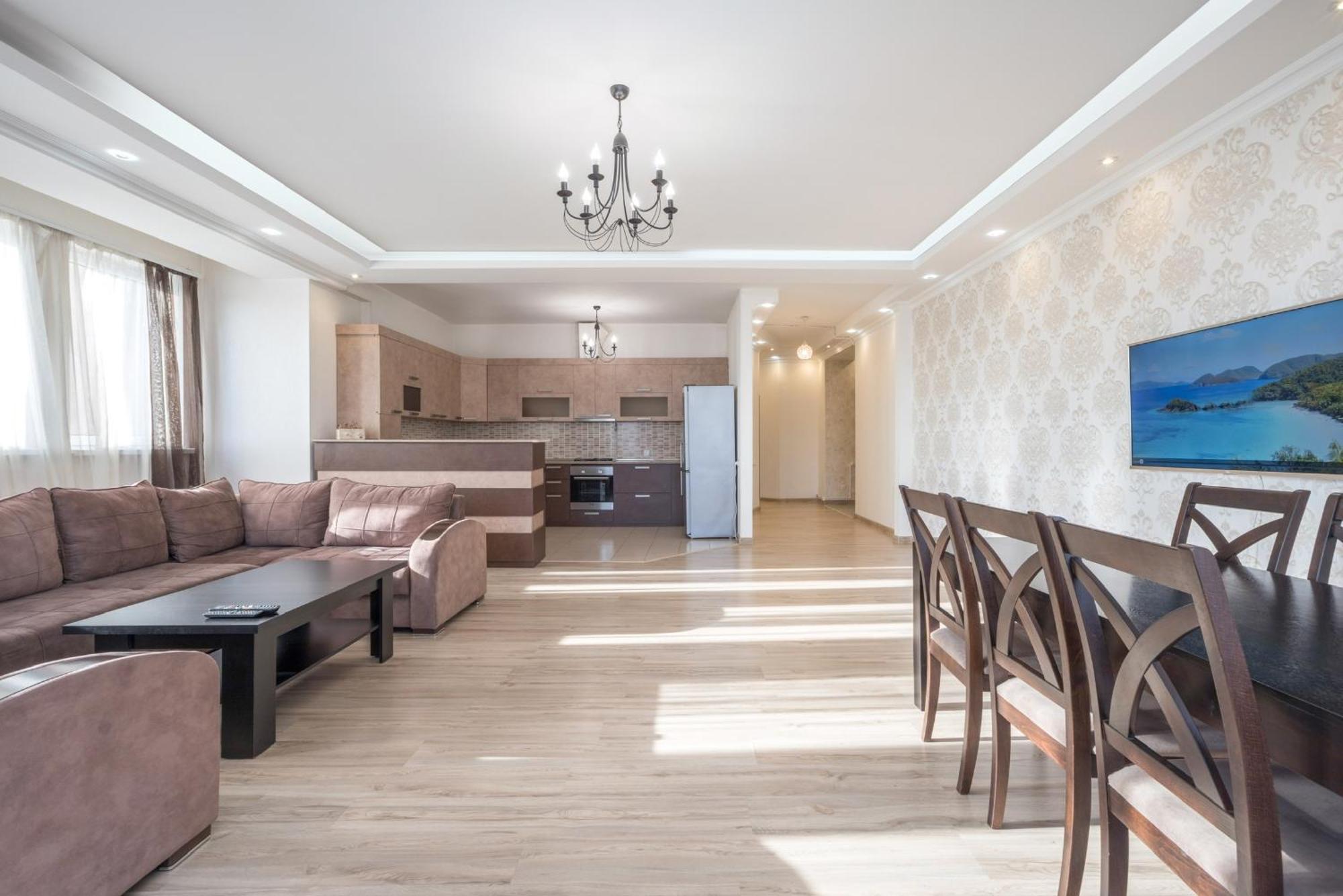 2 Bedrooms 2 Bathrooms Large And Lux Apartment Best Location Ереван Екстериор снимка